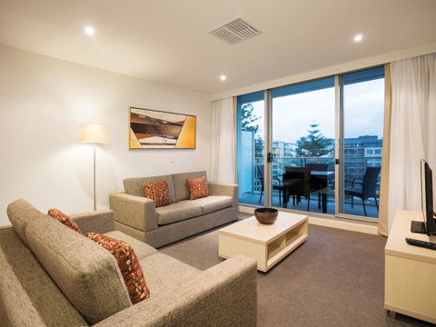 Oaks Glenelg Liberty Suites - Tourism Canberra 16