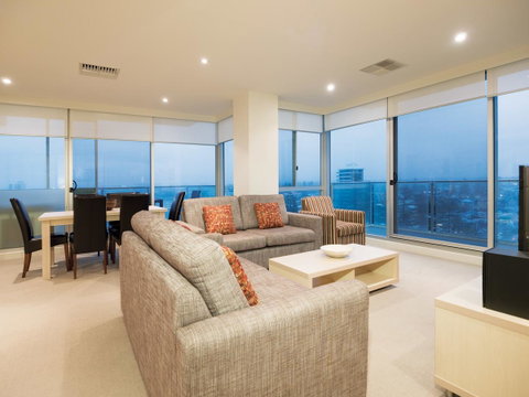 Oaks Glenelg Liberty Suites - Tourism Canberra 18