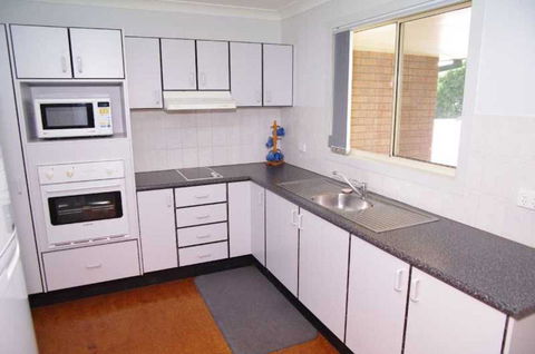 Bellhaven 1, 17 Willow Street - Tourism Canberra 0