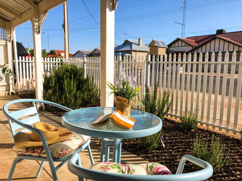 Inglenook Cottage - Tourism Canberra 1