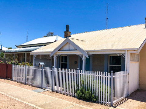 Inglenook Cottage - Tourism Canberra 35