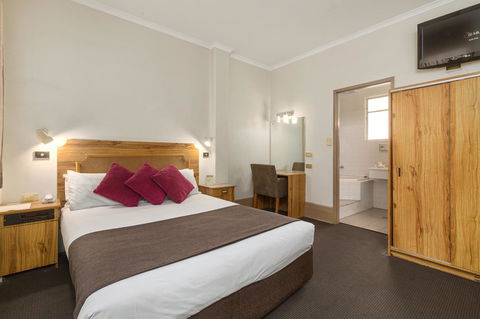 Adelaide Paringa - Tourism Canberra 9