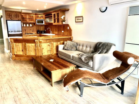 Superb Townhouse In North Adelaide - Tourism Canberra 1