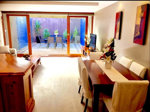 Superb Townhouse In North Adelaide - Tourism Canberra 9