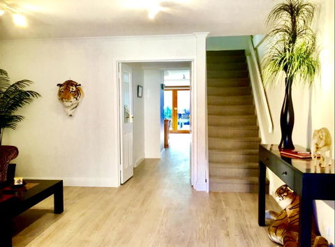 Superb Townhouse In North Adelaide - Tourism Canberra 11