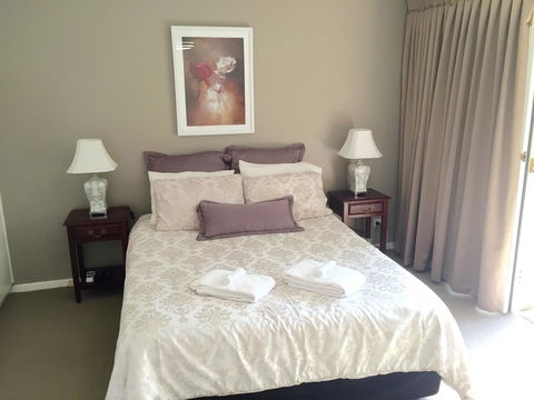 Superb Townhouse In North Adelaide - Tourism Canberra 17