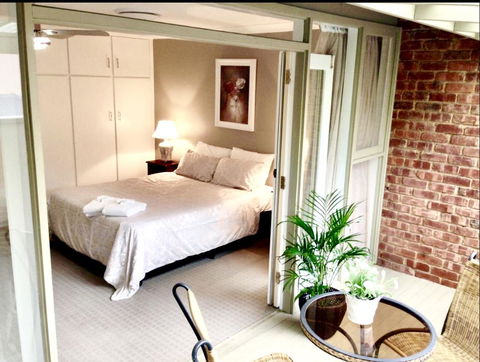 Superb Townhouse In North Adelaide - Tourism Canberra 3