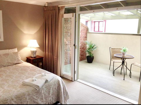 Superb Townhouse In North Adelaide - Tourism Canberra 4