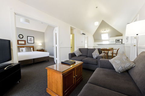Majestic Old Lion Apartments - Tourism Canberra 5