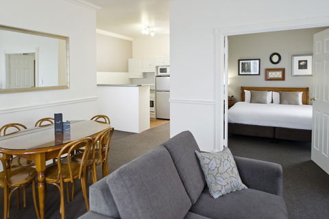 Majestic Old Lion Apartments - Tourism Canberra 7