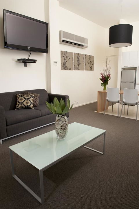 Majestic Old Lion Apartments - Tourism Canberra 1