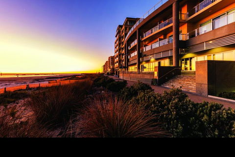 Glenelg Seaside Apartment - Tourism Canberra 9