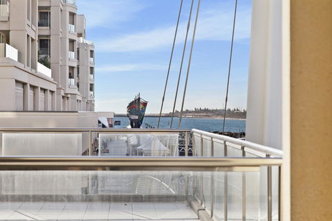 Glenelg Seaside Apartment - Tourism Canberra 0