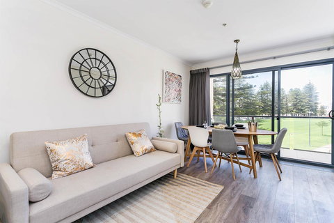 Heart Of Glenelg BnB - Tourism Canberra 10