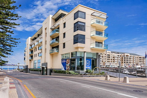 Heart Of Glenelg BnB - Tourism Canberra 16