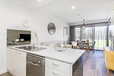Heart Of Glenelg BnB - Tourism Canberra 5
