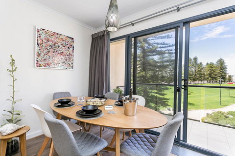 Heart Of Glenelg BnB - Tourism Canberra 11
