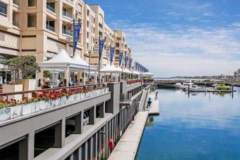 Heart Of Glenelg BnB - Tourism Canberra 21