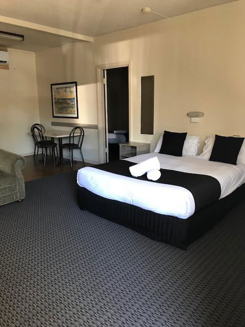 Bay Motel Hotel - Tourism Canberra 7