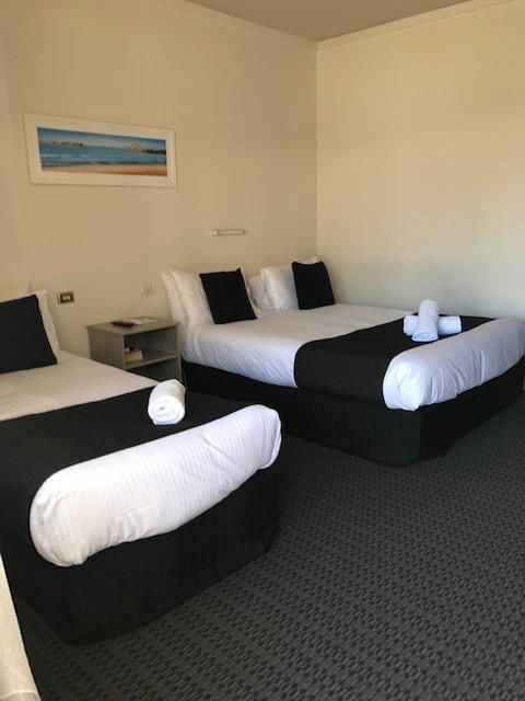 Bay Motel Hotel - Tourism Canberra 4