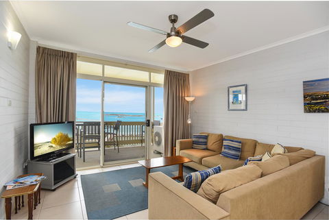 The Dolphins Beachfront Apartments - Tourism Canberra 13