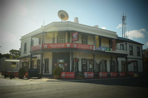 Commercial Hotel Morgan - Tourism Canberra 0