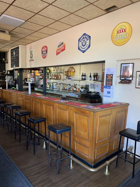 Commercial Hotel Morgan - Tourism Canberra 2
