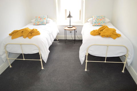 Two Cow Cottage Bed & Breakfast - Tourism Canberra 20