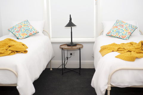 Two Cow Cottage Bed & Breakfast - Tourism Canberra 29