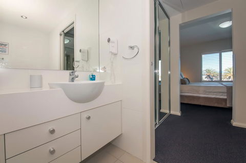 Pacific Blue 278-265 Sandy Pt Rd- Dual Key Access, Wifi, Linen And Air Conditioning - Tourism Canberra 12