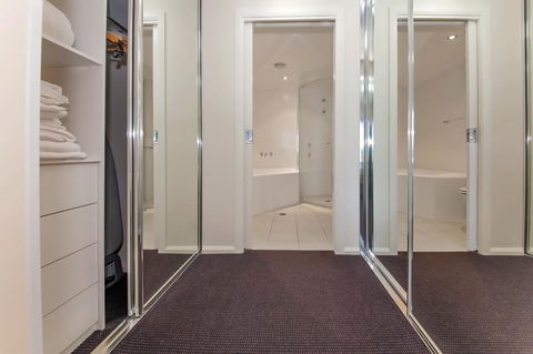 Pacific Blue 278-265 Sandy Pt Rd- Dual Key Access, Wifi, Linen And Air Conditioning - Tourism Canberra 13