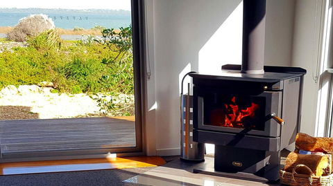 Coorong Waterfront Retreat - Tourism Canberra 1
