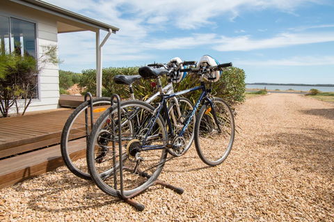 Coorong Waterfront Retreat - Tourism Canberra 5