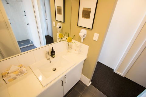 Coorong Waterfront Retreat - Tourism Canberra 12