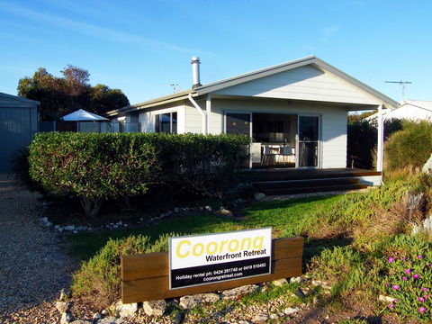 Coorong Waterfront Retreat - Tourism Canberra 14