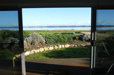 Coorong Waterfront Retreat - Tourism Canberra 20