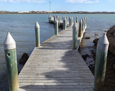 Coorong Waterfront Retreat - Tourism Canberra 33