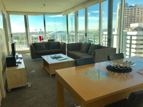 Adelaide DressCircle Apartments - North Terrace - Tourism Canberra 9