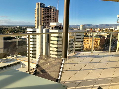 Adelaide DressCircle Apartments - North Terrace - Tourism Canberra 4
