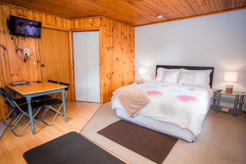 Seppelts View Cabins - Tourism Canberra 34