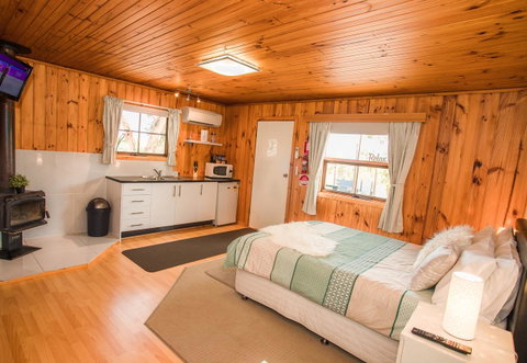 Seppelts View Cabins - Tourism Canberra 22