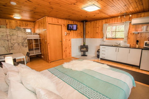 Seppelts View Cabins - Tourism Canberra 23