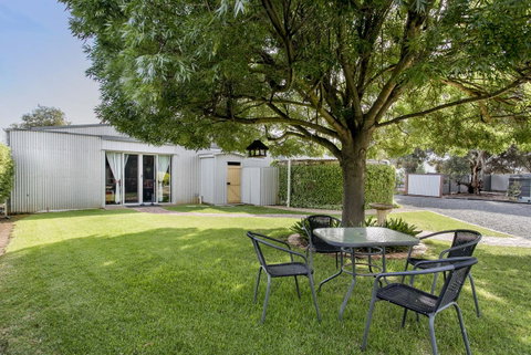 Barossa Retro BnB - Tourism Canberra 3