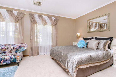 Barossa Retro BnB - Tourism Canberra 8