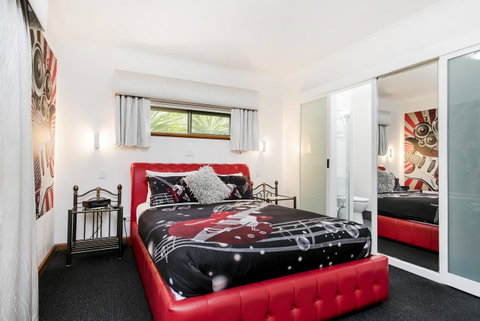 Barossa Retro BnB - Tourism Canberra 7