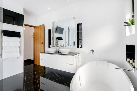 Barossa Retro BnB - Tourism Canberra 11