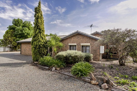 Barossa Retro BnB - Tourism Canberra 31
