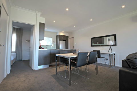 Adelaide DressCircle Apartments - Archer Street - Tourism Canberra 8