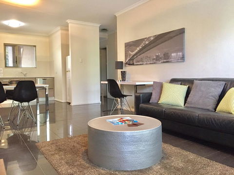 Adelaide DressCircle Apartments - Archer Street - Tourism Canberra 7