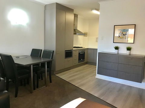 Adelaide DressCircle Apartments - Archer Street - Tourism Canberra 5